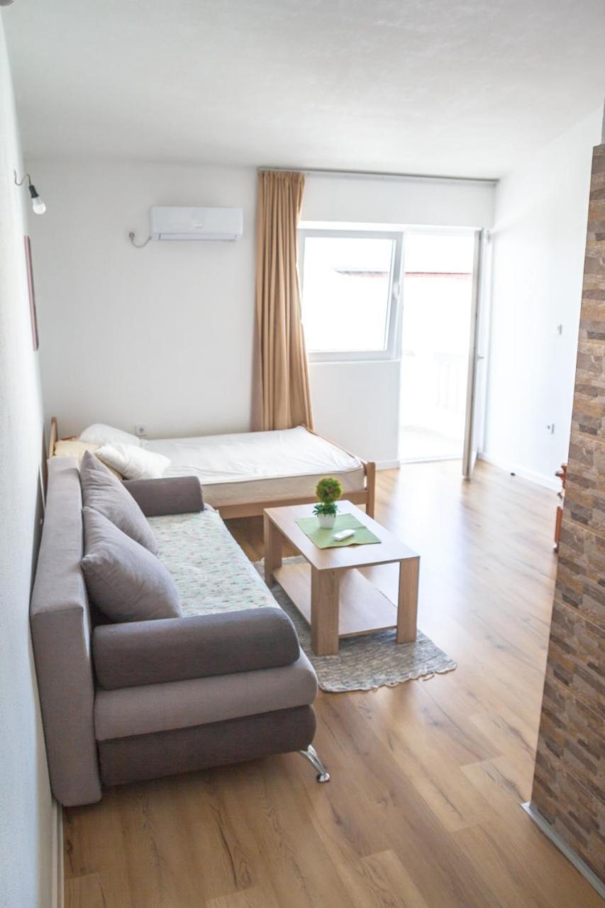 Apartman Miki Bar